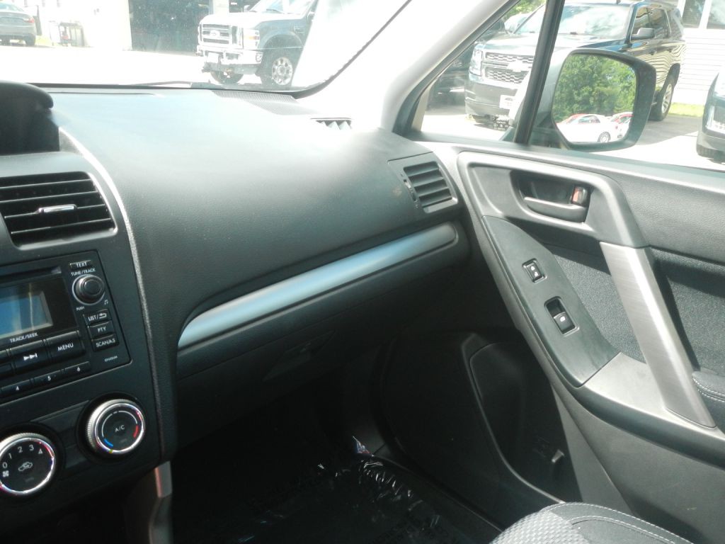 2015 Subaru Forester Image 55