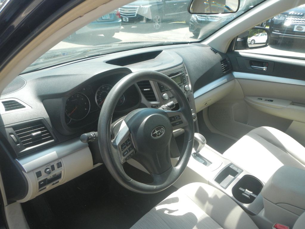 2014 Subaru Outback Image 9