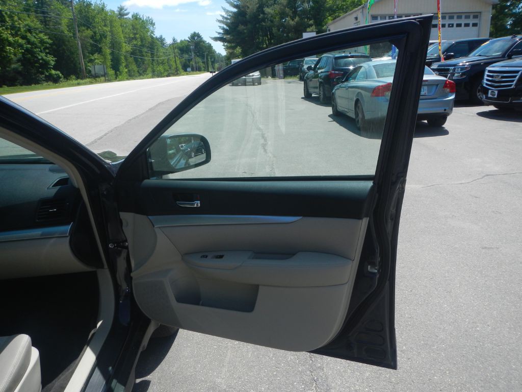 2014 Subaru Outback Image 15