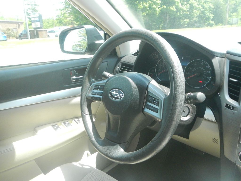 2014 Subaru Outback Image 18
