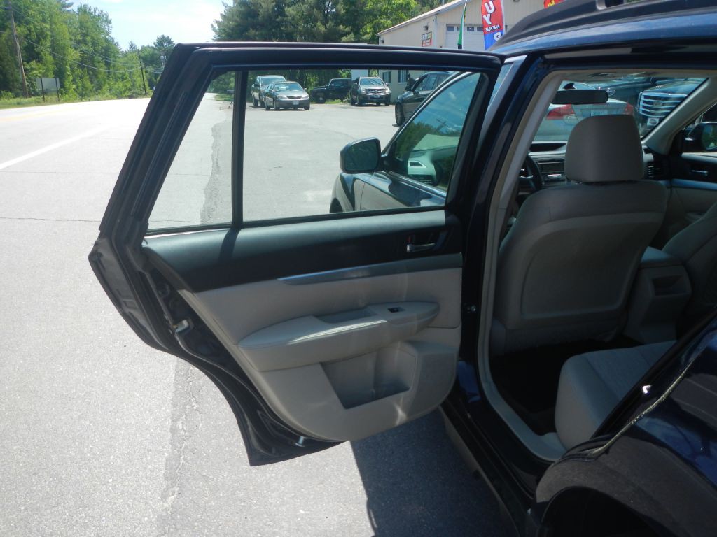 2014 Subaru Outback Image 38