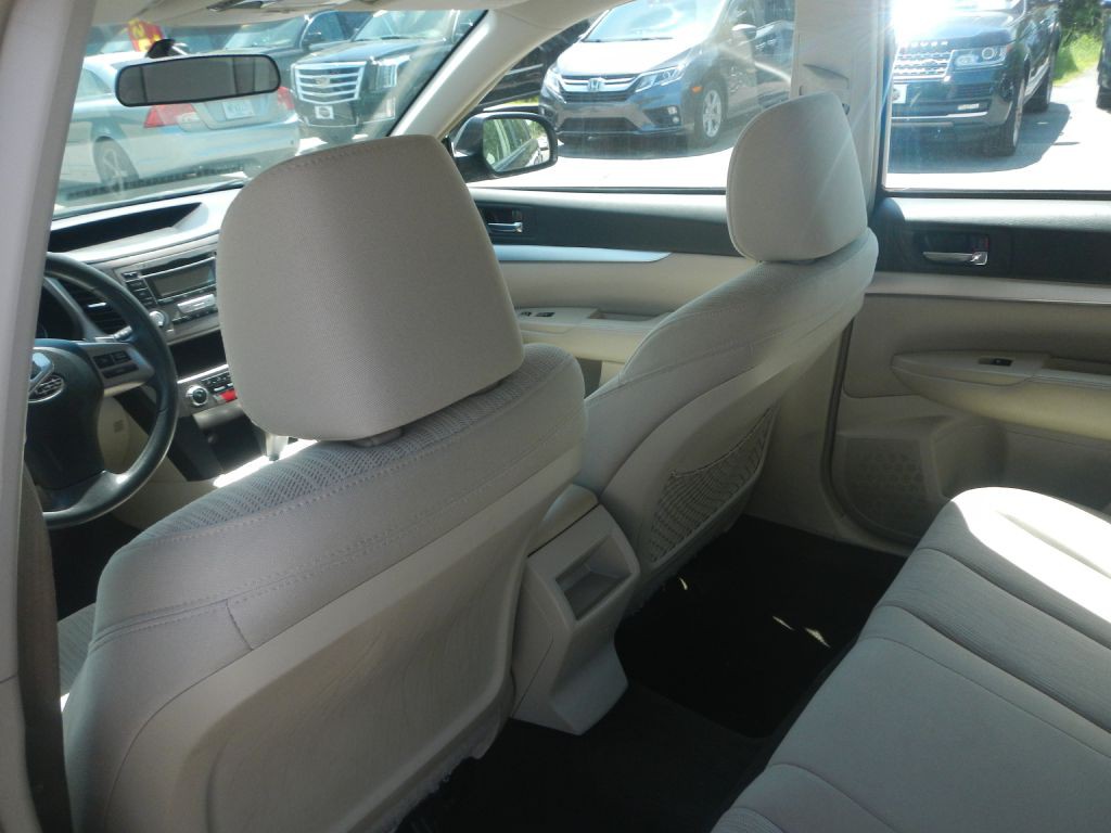 2014 Subaru Outback Image 41