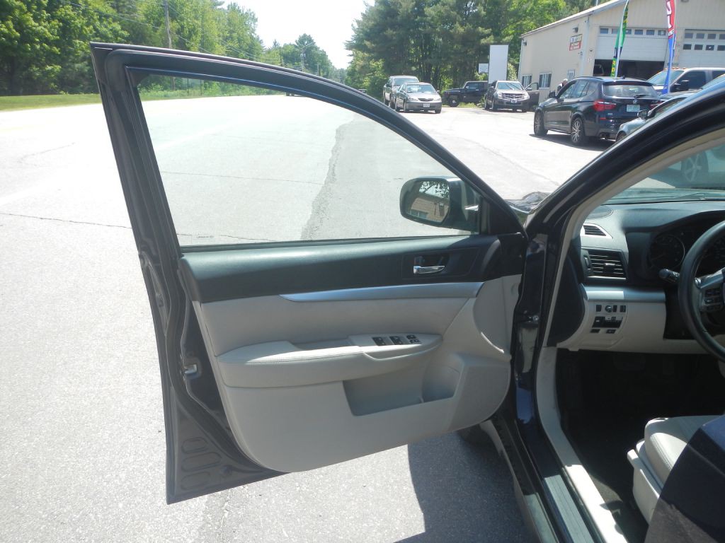 2014 Subaru Outback Image 43