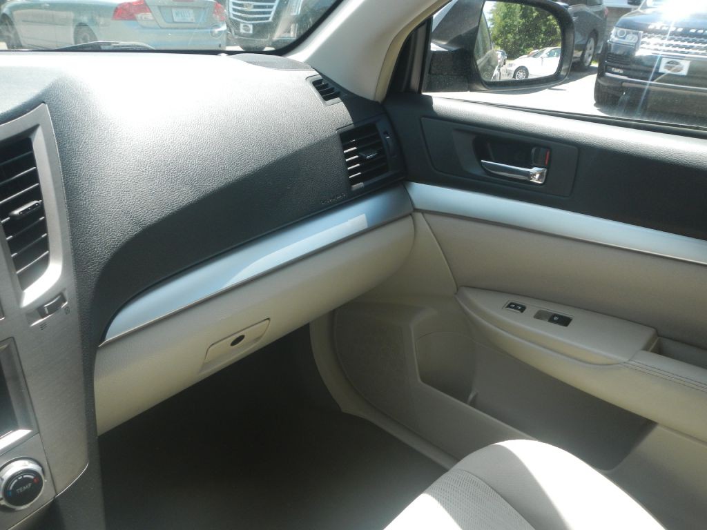 2014 Subaru Outback Image 48
