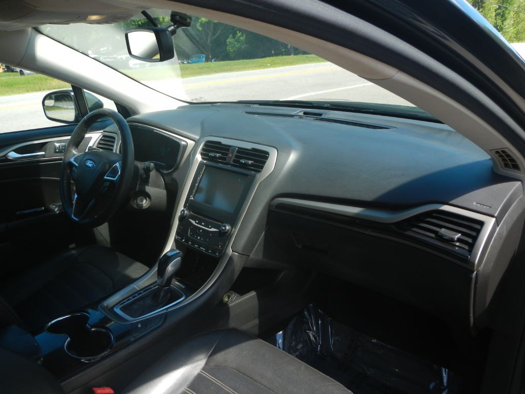 2015 Ford Fusion Image 10