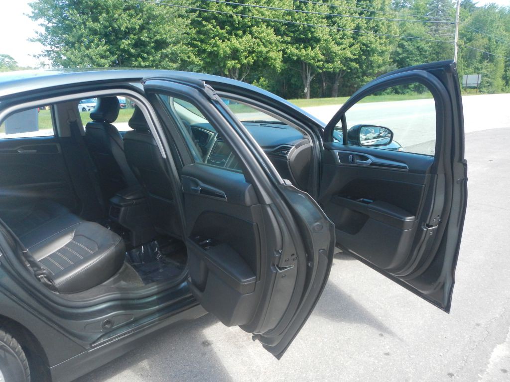 2015 Ford Fusion Image 16