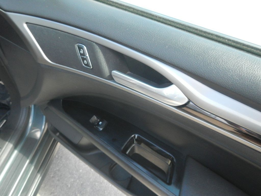 2015 Ford Fusion Image 19