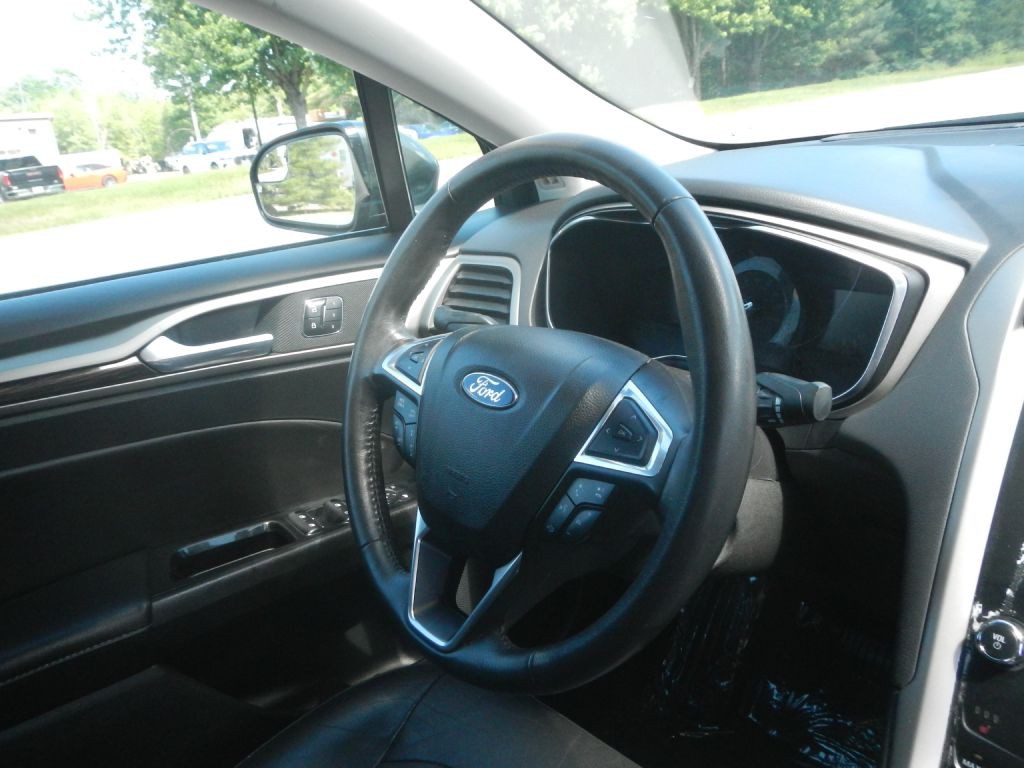 2015 Ford Fusion Image 22
