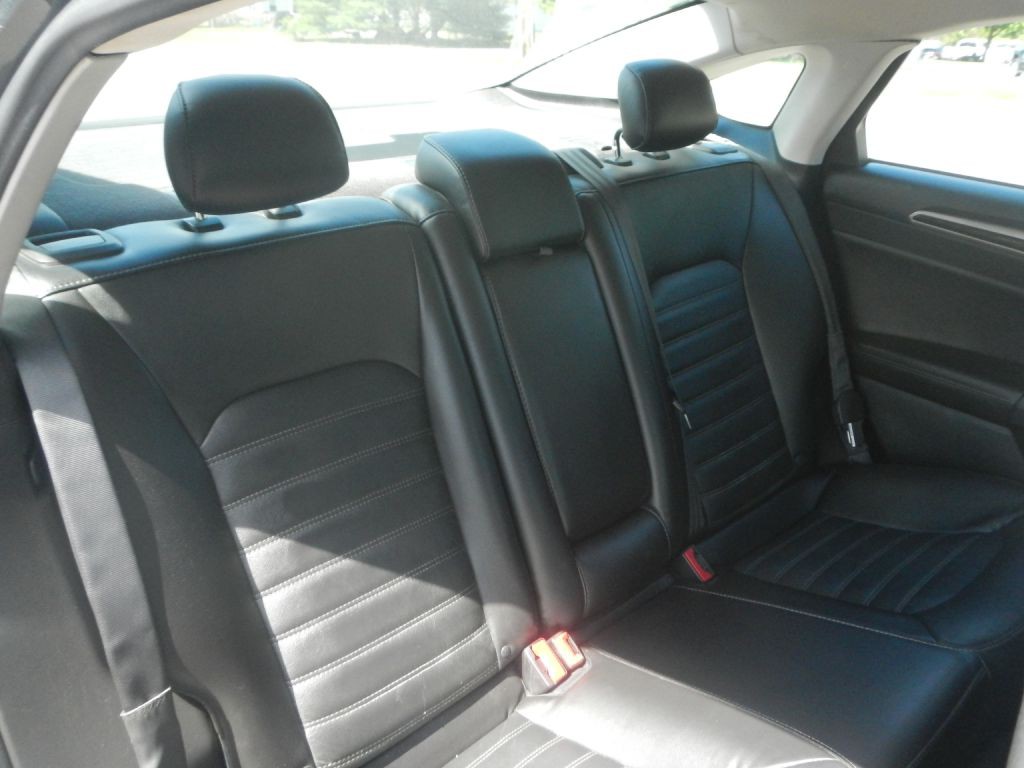 2015 Ford Fusion Image 30