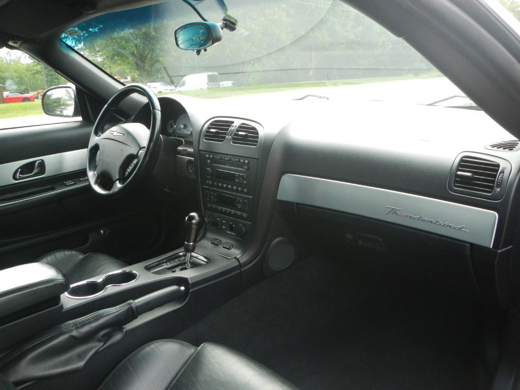 2003 Ford Thunderbird Image 3