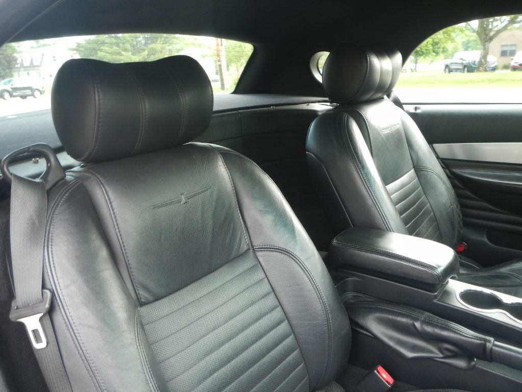 2003 Ford Thunderbird Image 4