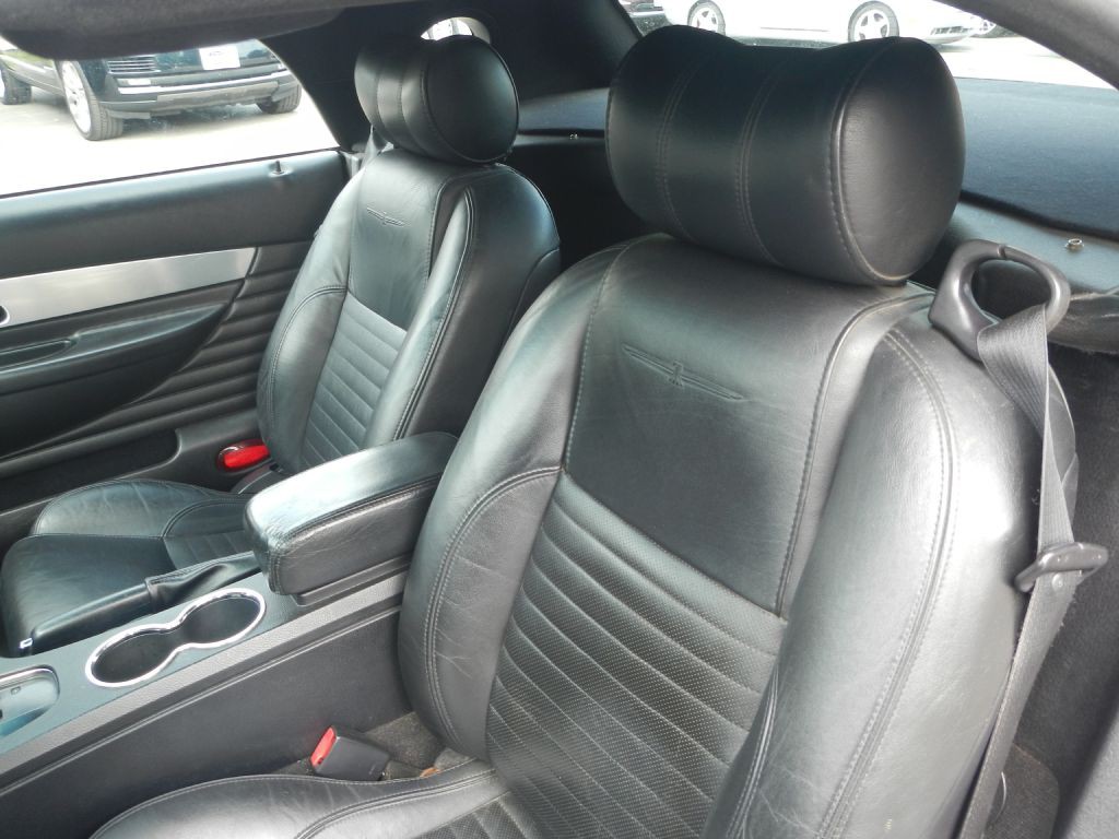2003 Ford Thunderbird Image 8