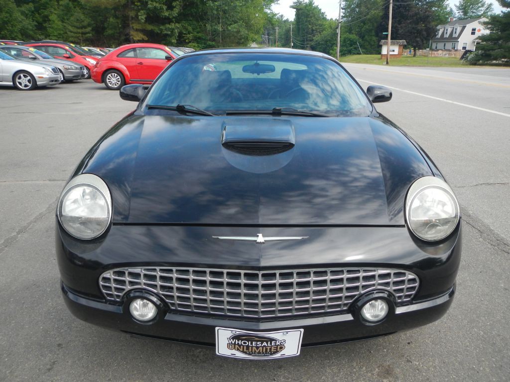 2003 Ford Thunderbird Image 9