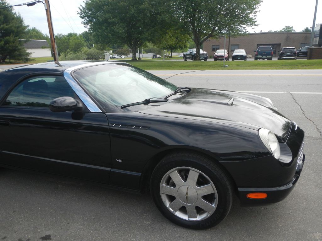 2003 Ford Thunderbird Image 10