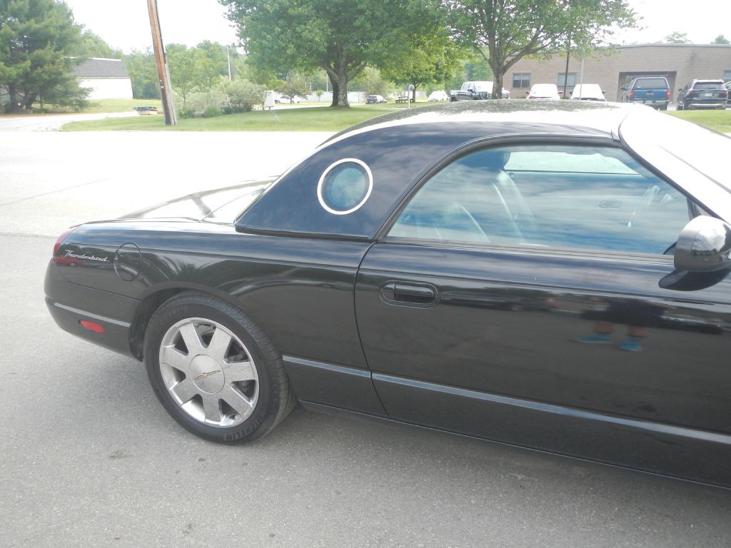 2003 Ford Thunderbird Image 11