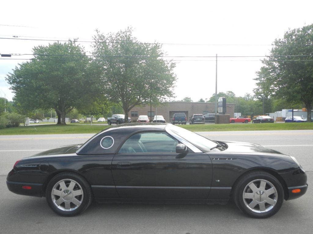 2003 Ford Thunderbird Image 12