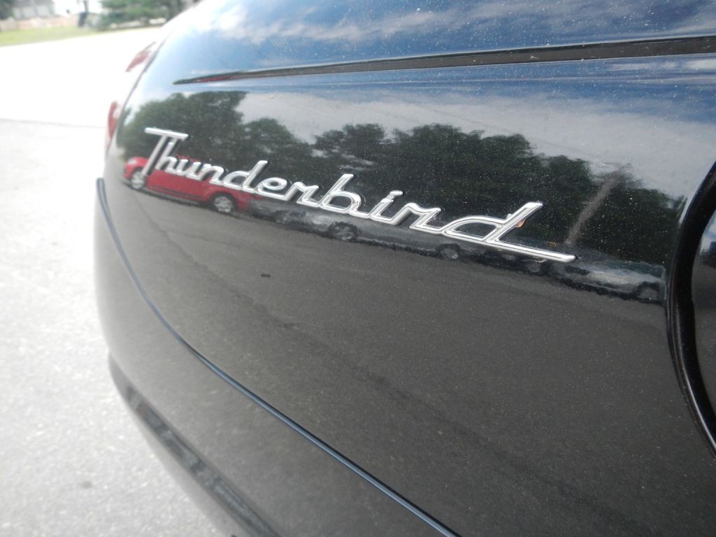 2003 Ford Thunderbird Image 14