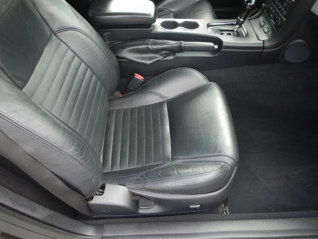 2003 Ford Thunderbird Image 18