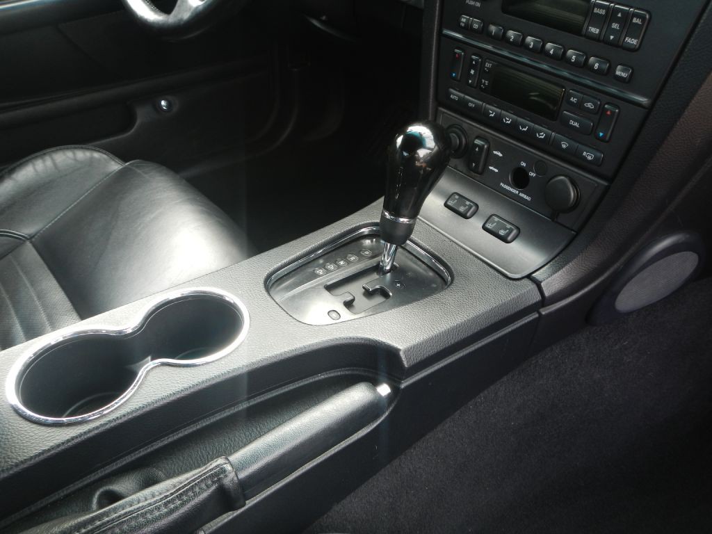 2003 Ford Thunderbird Image 22