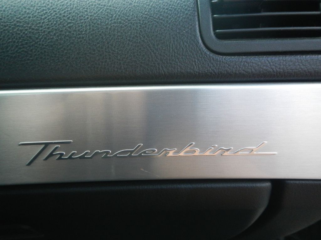 2003 Ford Thunderbird Image 23