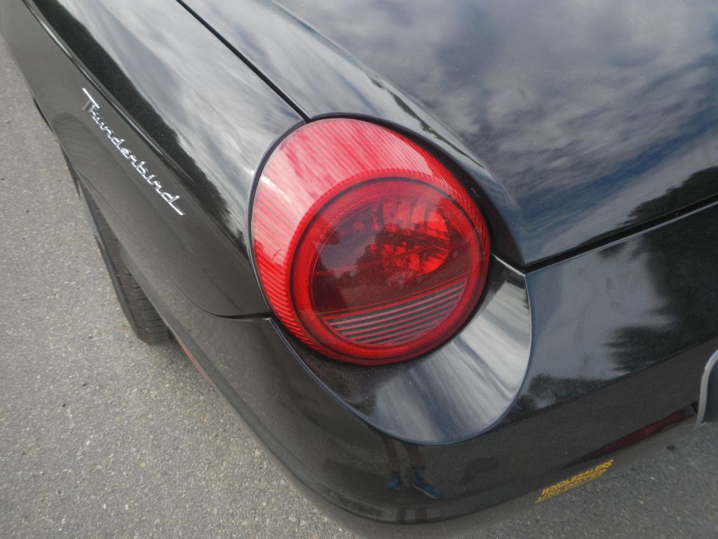 2003 Ford Thunderbird Image 27