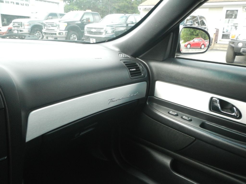 2003 Ford Thunderbird Image 38