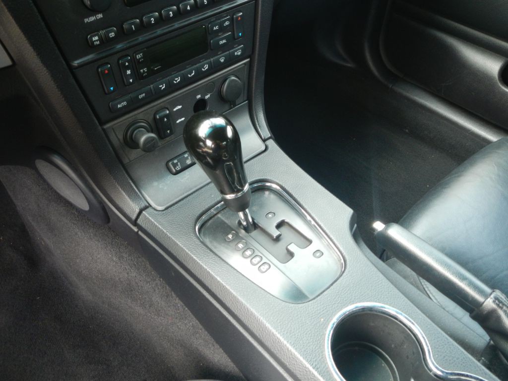 2003 Ford Thunderbird Image 40