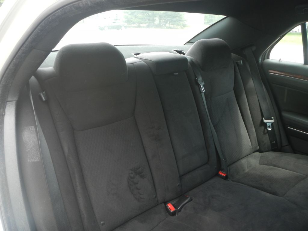 2012 Chrysler 300 Image 5