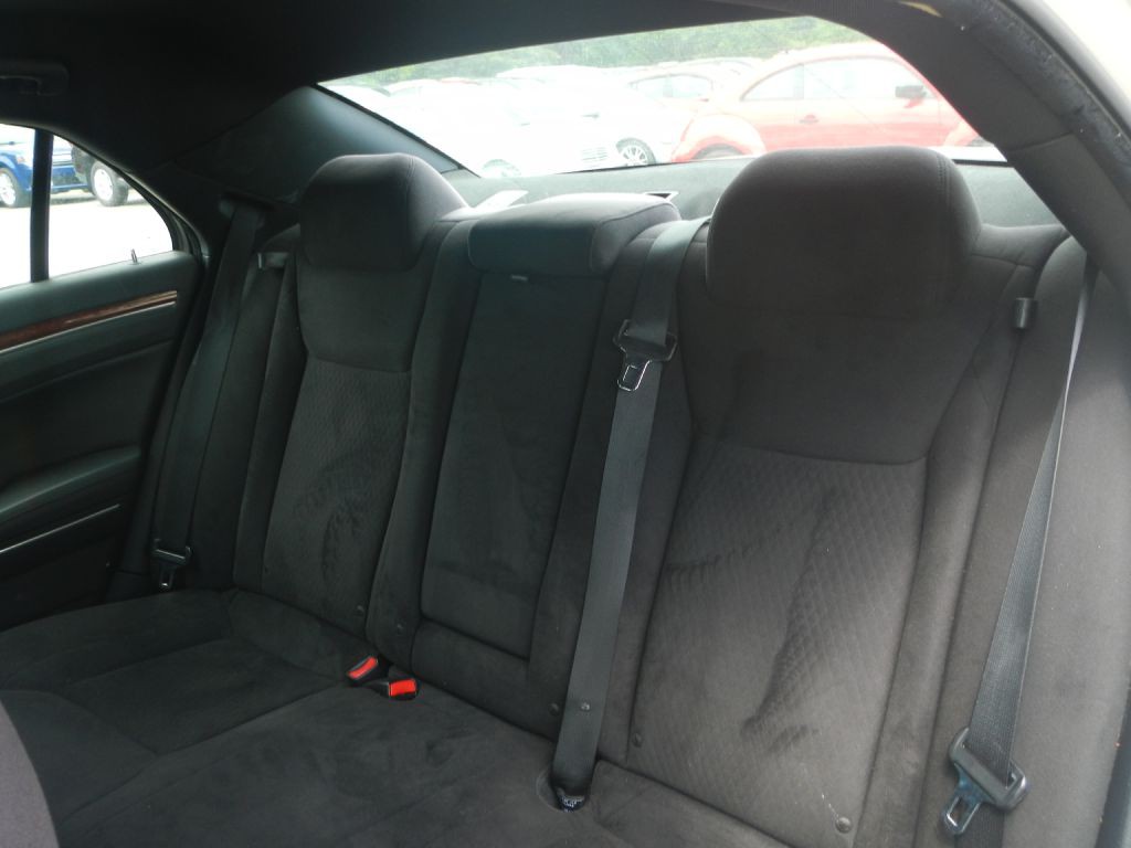 2012 Chrysler 300 Image 41