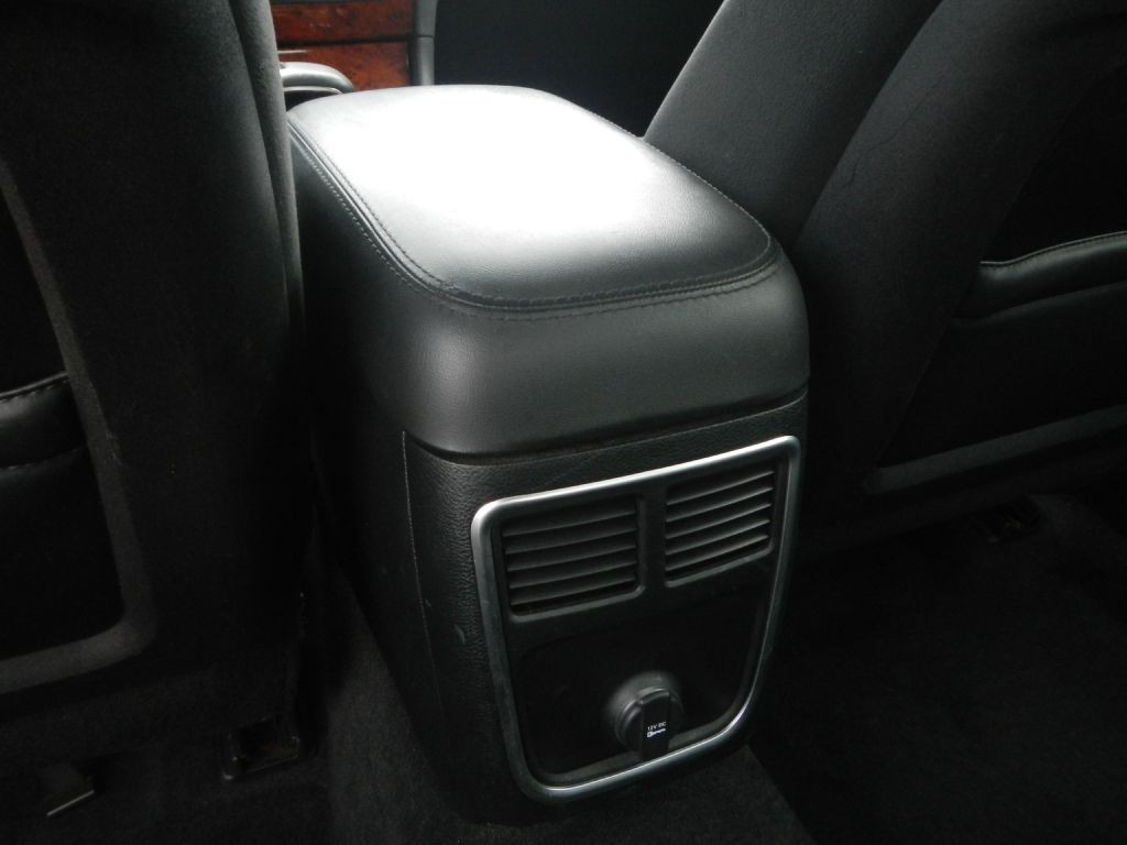 2012 Chrysler 300 Image 43