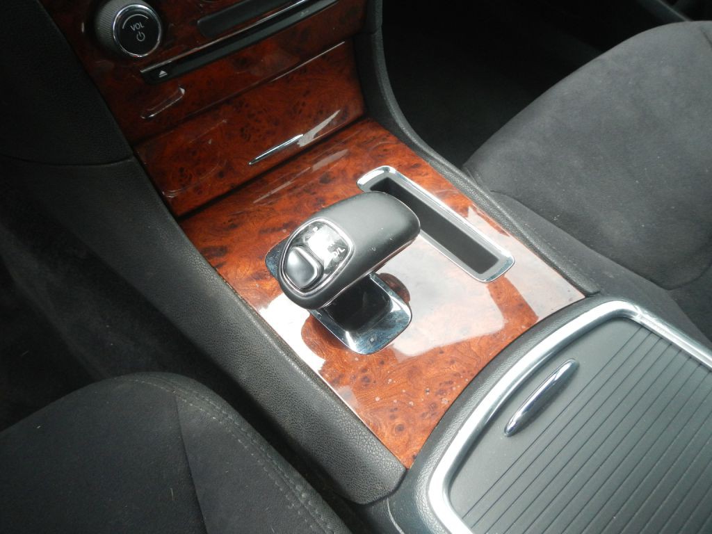 2012 Chrysler 300 Image 53