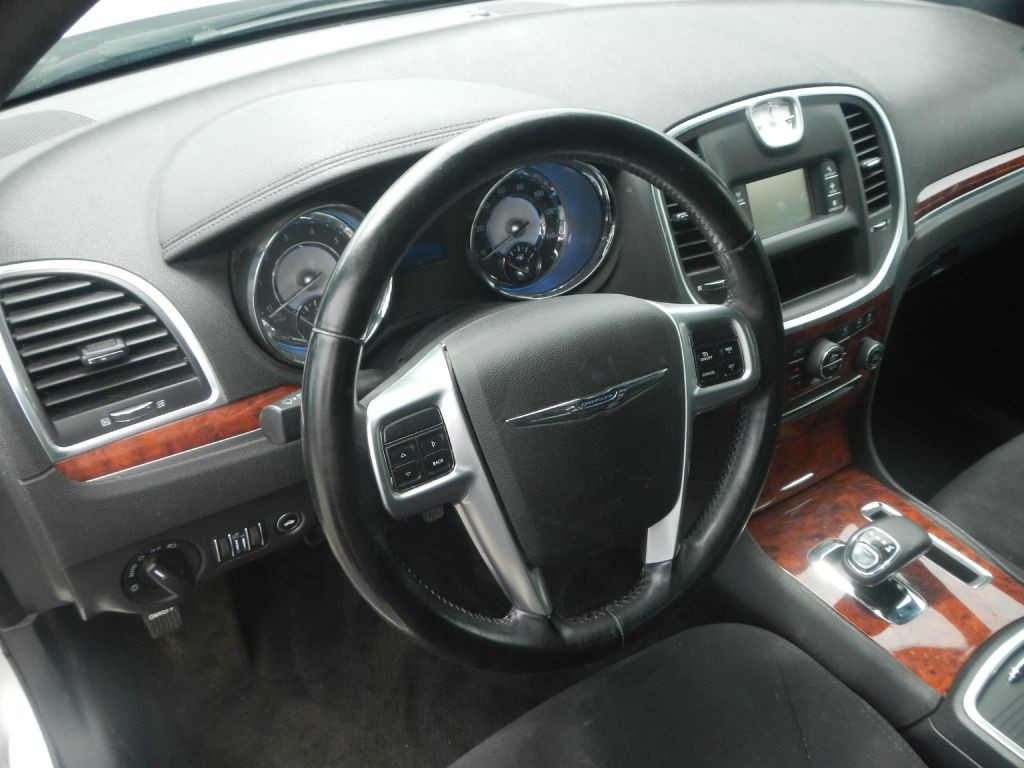 2012 Chrysler 300 Image 54