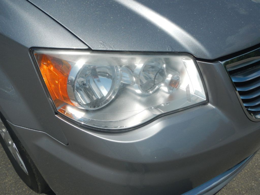 2014 Chrysler Town & Country Image 14