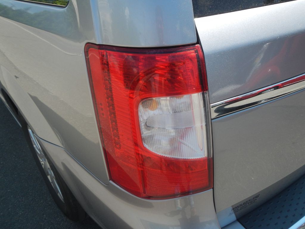 2014 Chrysler Town & Country Image 37