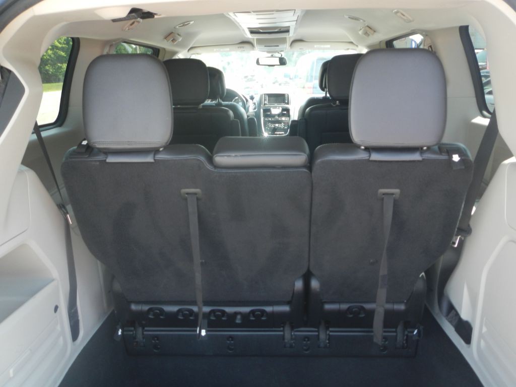 2014 Chrysler Town & Country Image 39