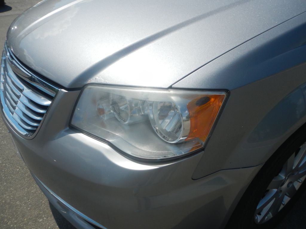 2014 Chrysler Town & Country Image 42