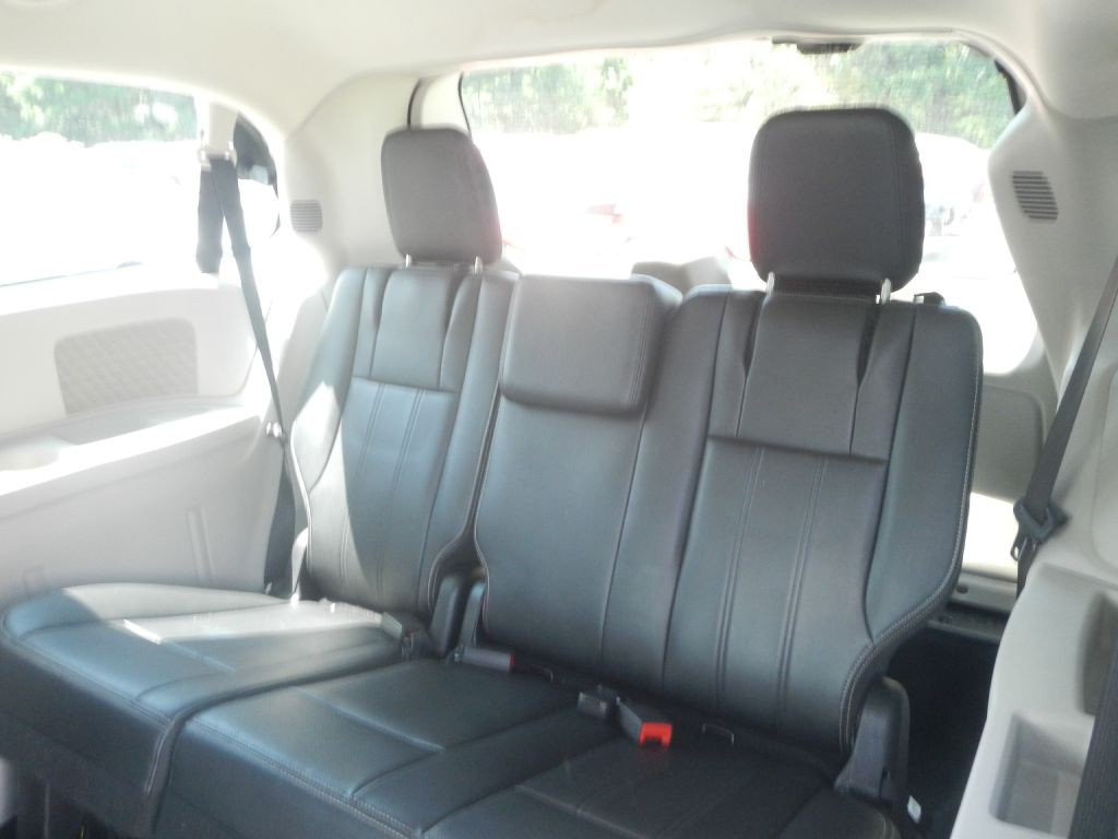 2014 Chrysler Town & Country Image 46