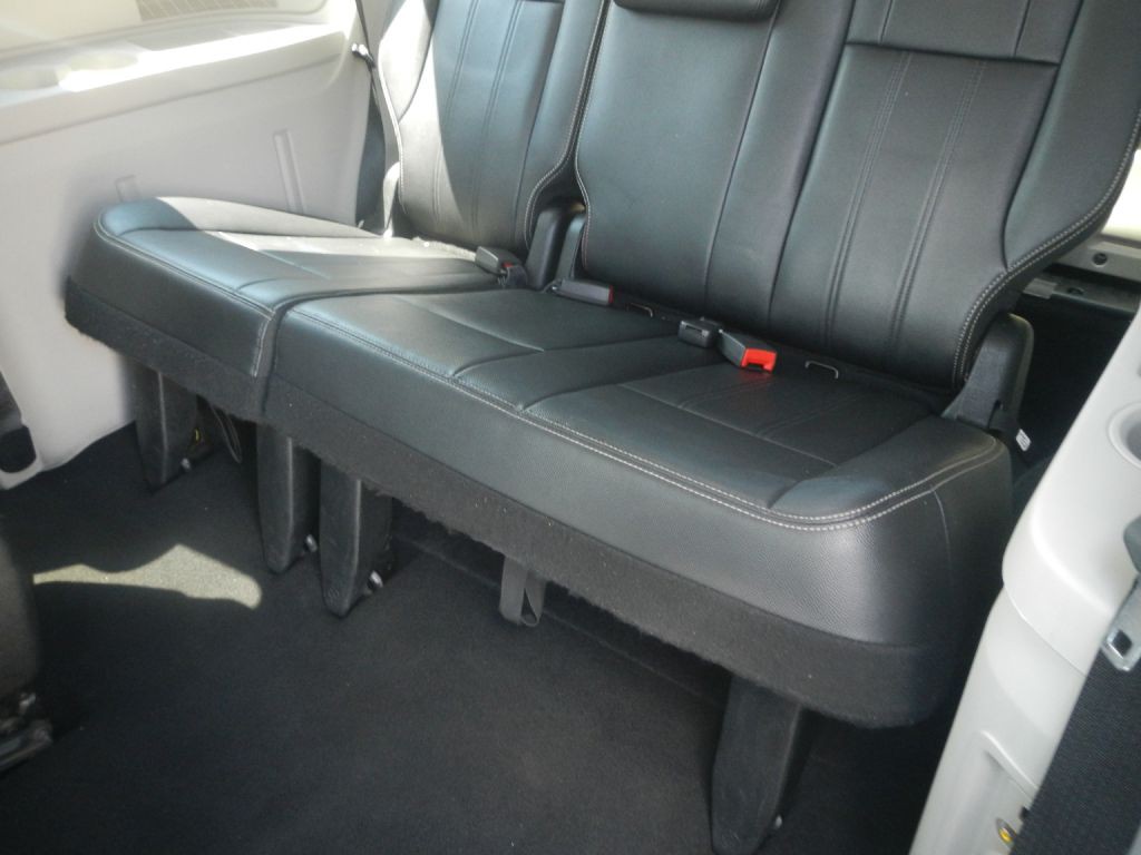 2014 Chrysler Town & Country Image 47