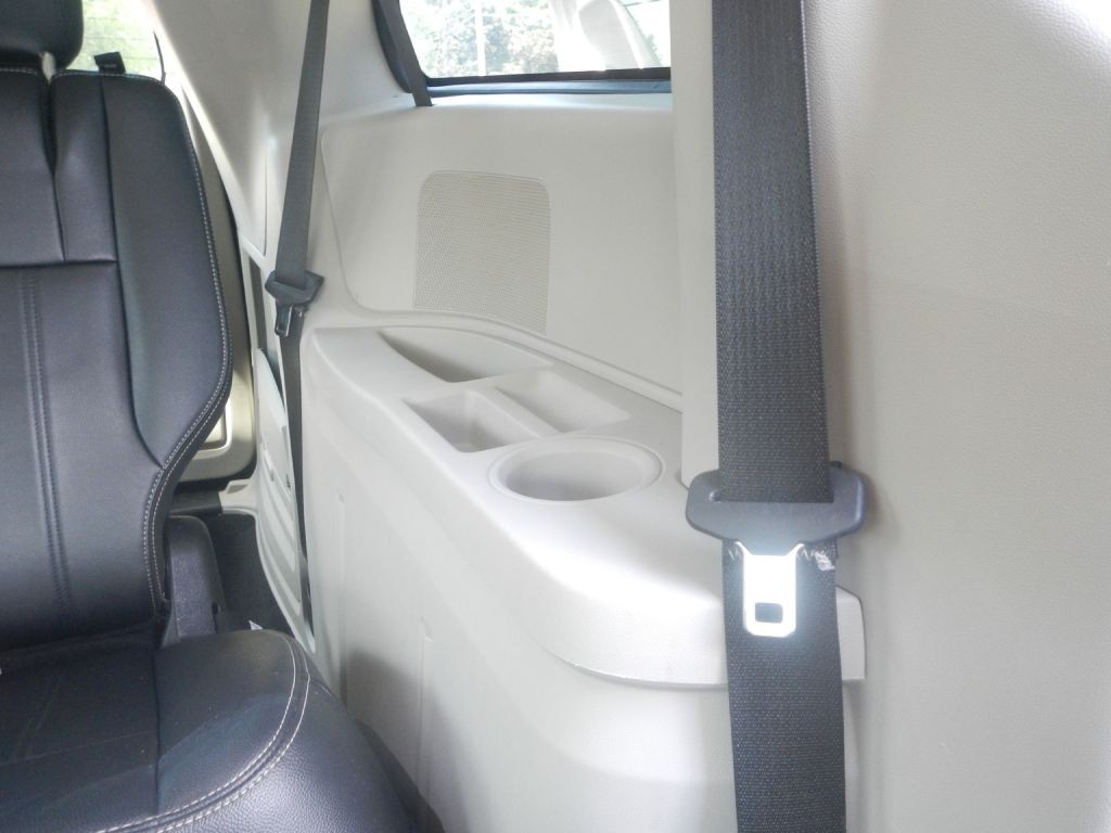 2014 Chrysler Town & Country Image 48
