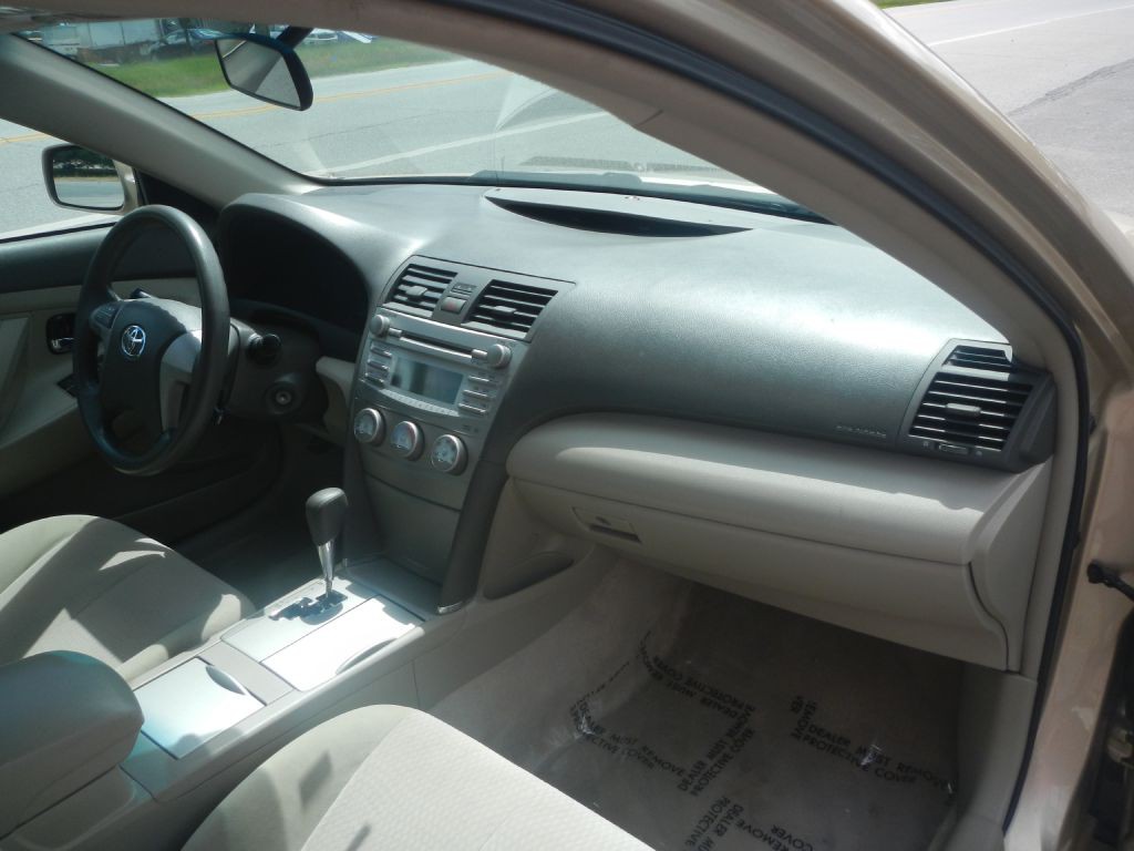 2011 Toyota Camry Image 4