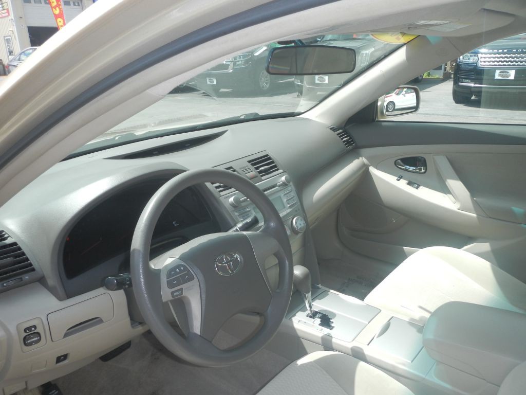 2011 Toyota Camry Image 10