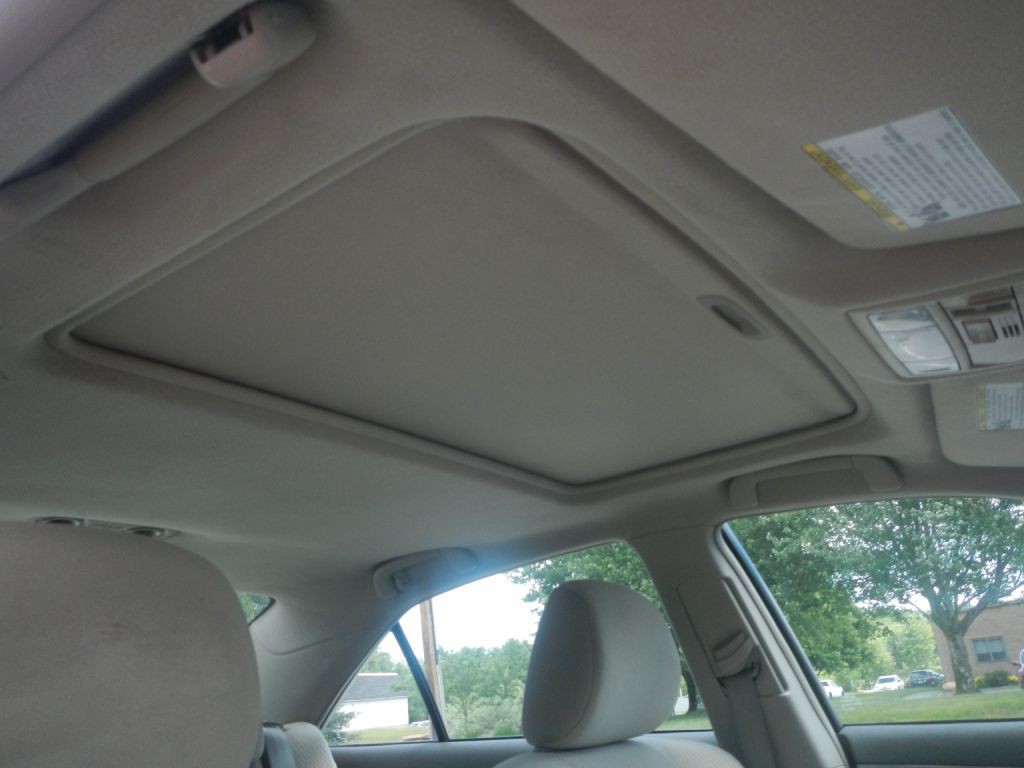 2011 Toyota Camry Image 21
