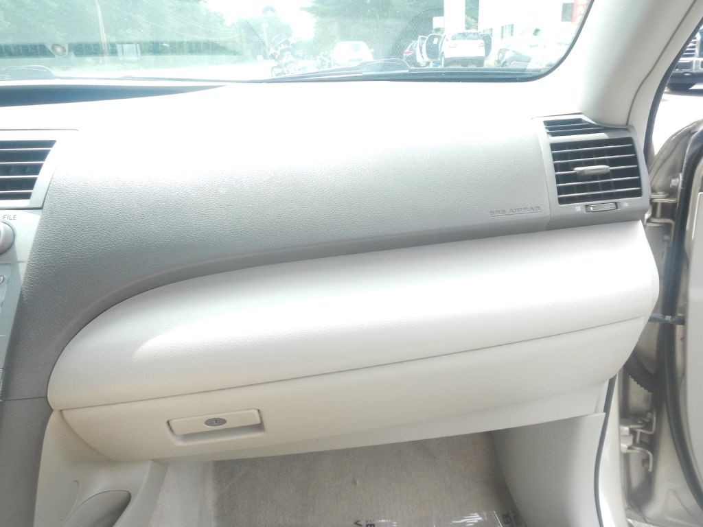 2011 Toyota Camry Image 25