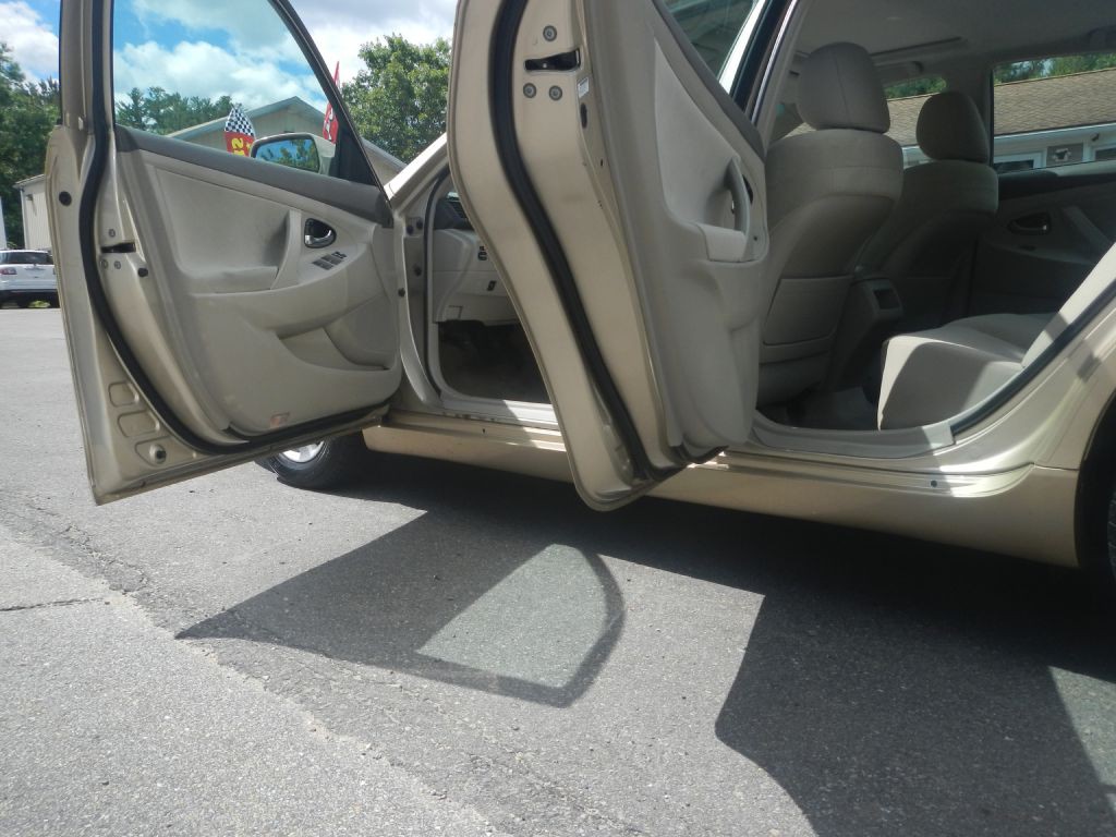 2011 Toyota Camry Image 40