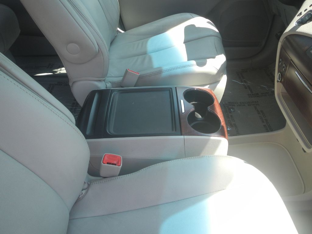 2013 Toyota Sienna Image 23