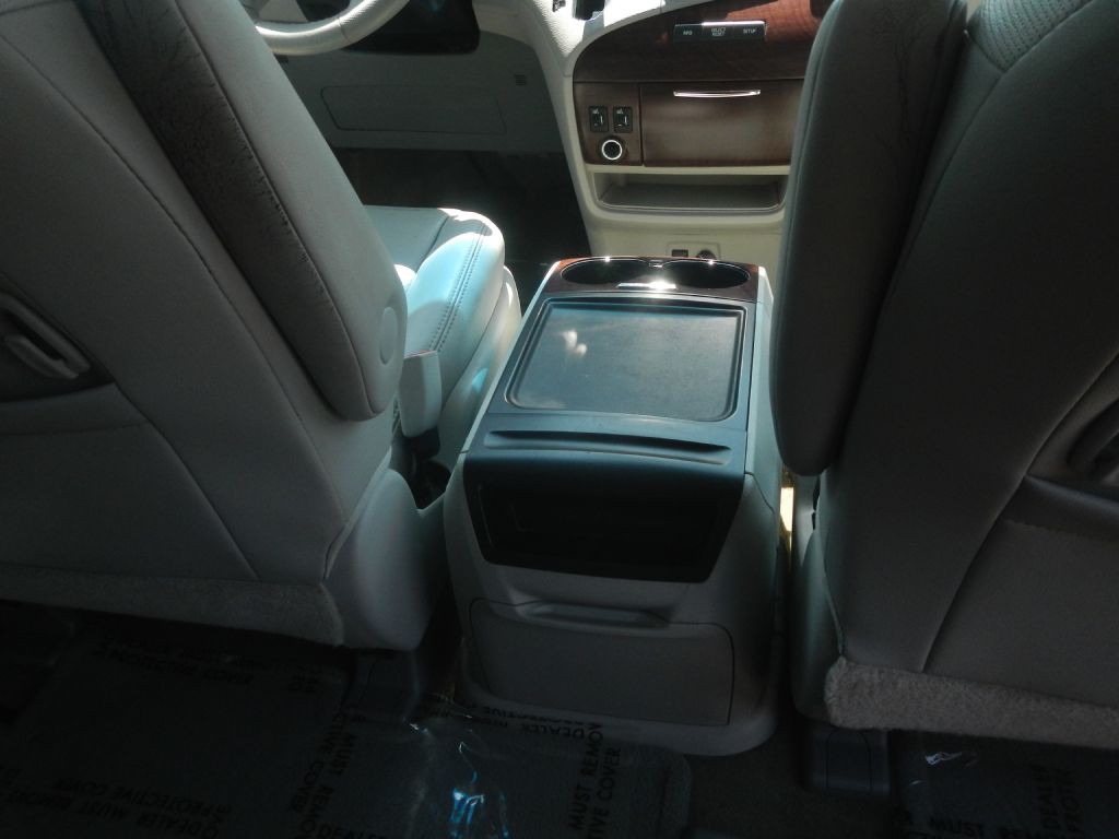 2013 Toyota Sienna Image 29