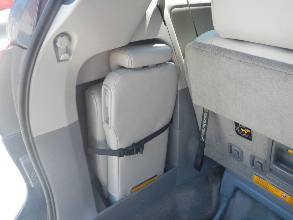 2013 Toyota Sienna Image 36