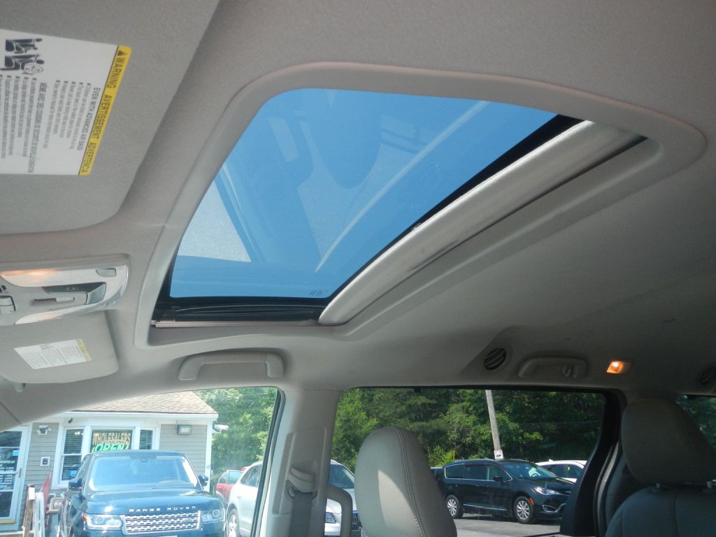 2013 Toyota Sienna Image 53