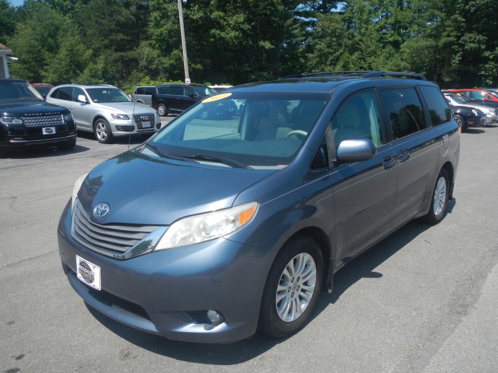 2013 Toyota Sienna Image 55