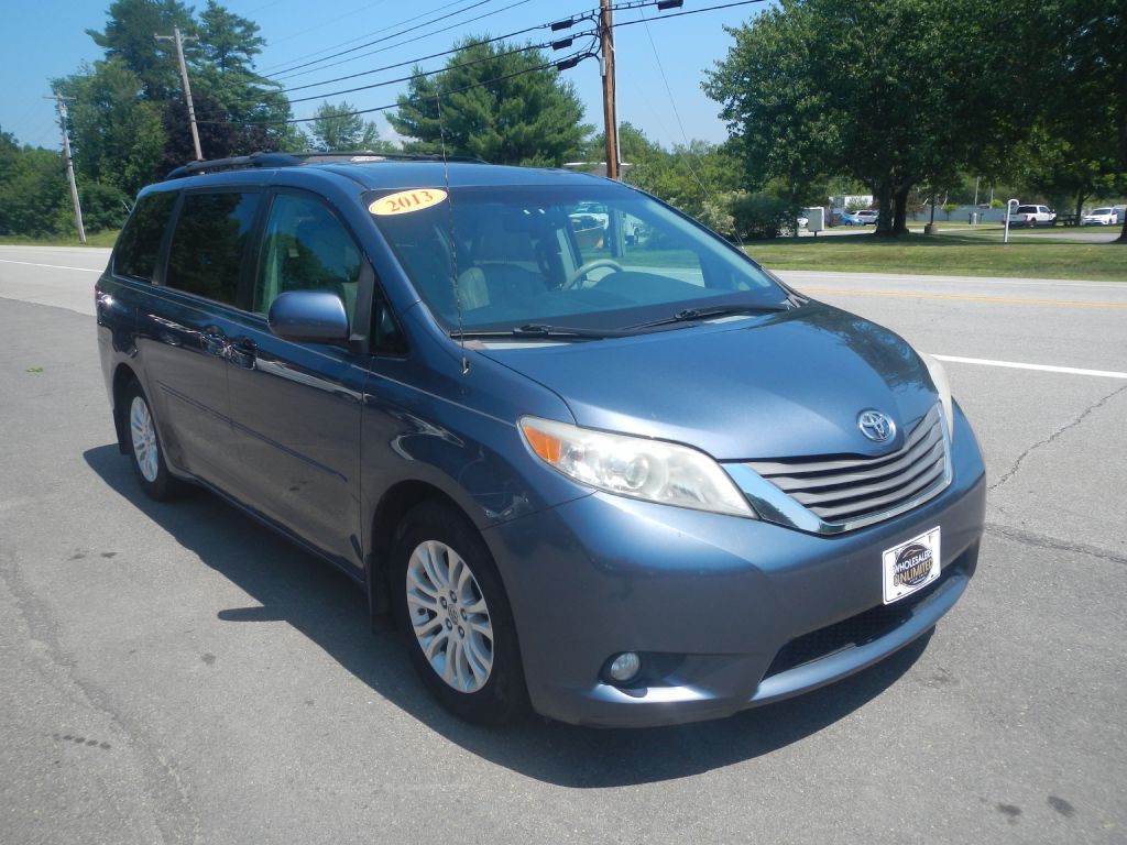 2013 Toyota Sienna Image 56